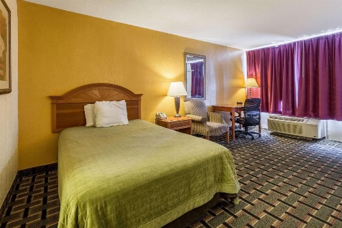 Rodeway Inn Denmark image 11