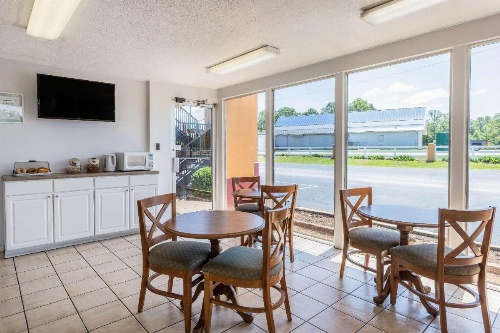 Rodeway Inn Denmark image 15