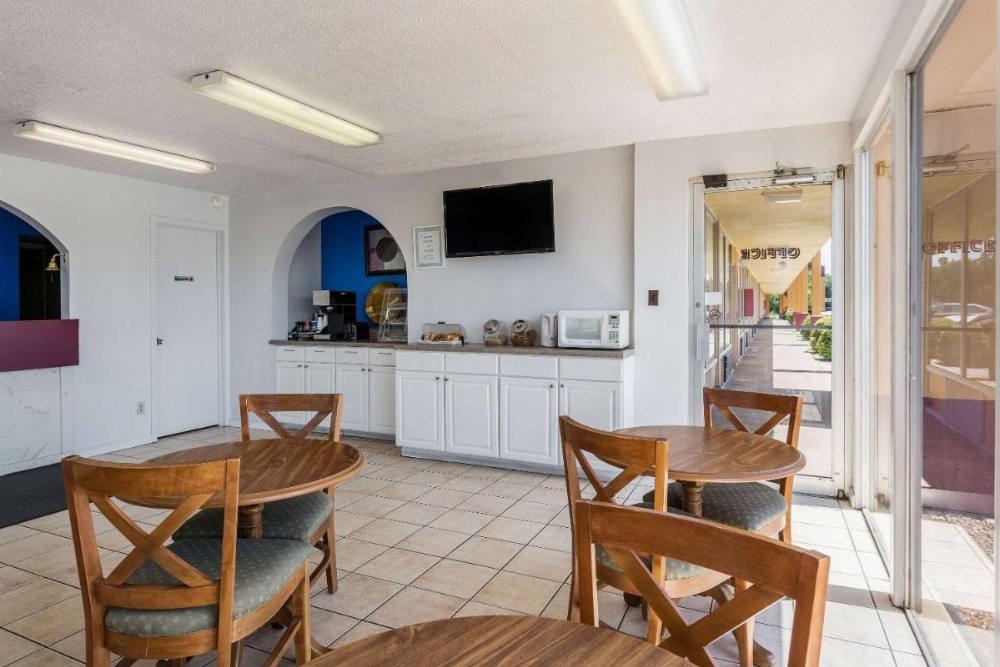Rodeway Inn Denmark Image 25